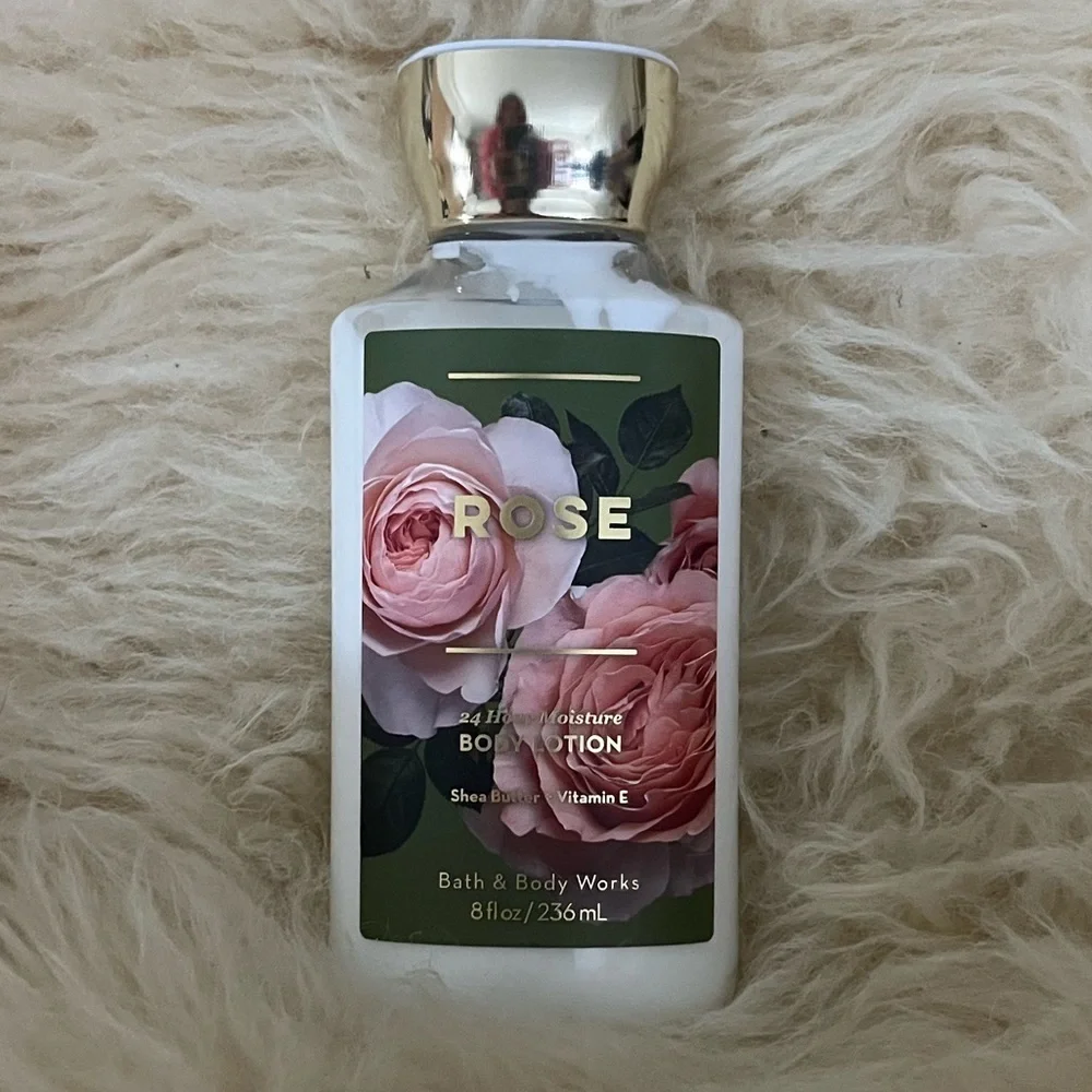 NWT Rose 24-Hour Moisturizing Lotion Shea Butter & Vitamin E